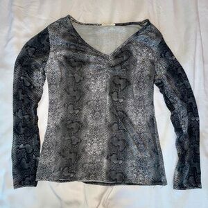 Olivia Rae Black Gray Snake Print Longsleeve Top - L